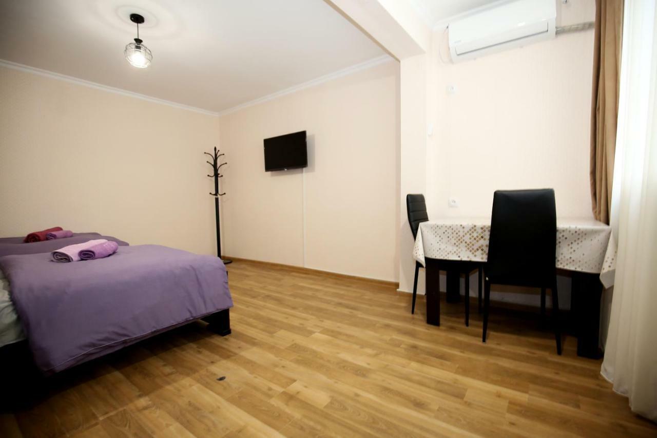 Guest House Zatika Tbilisi Esterno foto
