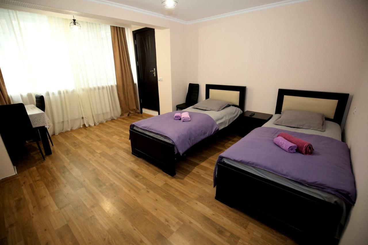 Guest House Zatika Tbilisi Esterno foto
